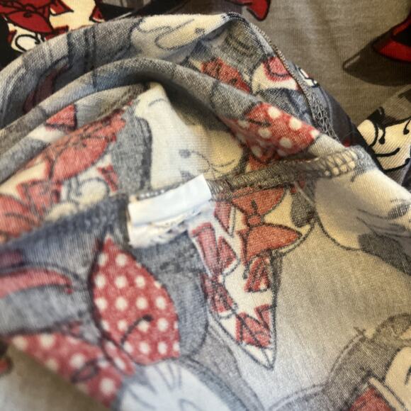 LuLaRoe Disney Womens Size XS Minnie Mouse Raglan Randy T-Shirt Black Red Artsy - Picture 4 of 8